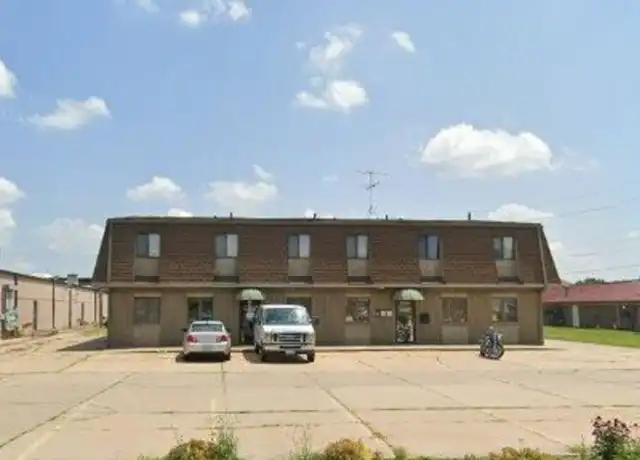 Property at 1550 S Gilbert St Unit 1550-03, Iowa City, IA, 52240, 2 beds, 1 bath, [object Object]