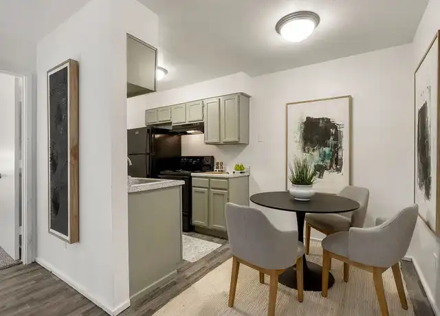 Property at Hampton Woods - 3001 Oak Tree Ave, Norman, OK, 73072, 1-2 bed, 1-2 bath, [object Object]
