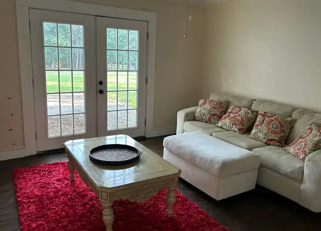 Property at 707 E McIntosh Rd, Griffin, GA, 30223, 4 beds, 3 baths, [object Object]
