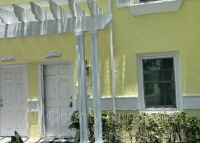 Property at 5066 Coquina Key Dr SE, Saint Petersburg, FL, 33705, 2 beds, 1.5 baths, [object Object]