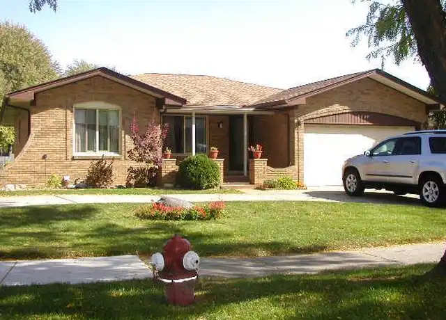 Property at 2952 Sylvan Dr, Sterling Heights, MI, 48310, 3 beds, 2.5 baths, [object Object]