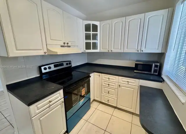 Property at 2380 Diana Dr Unit 02, Hallandale Beach, FL, 33009, 2 beds, 2 baths, [object Object]