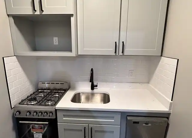 Property at 237 Highland St Unit 401, Hammond, IN, 46320, 1 bed, 1 bath, [object Object]