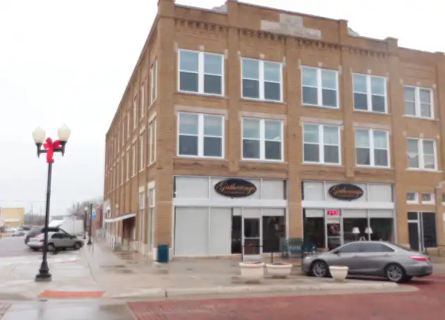 Property at 106 W 6th Ave Unit 202, Augusta, KS, 67010, 2 beds, 1 bath, [object Object]