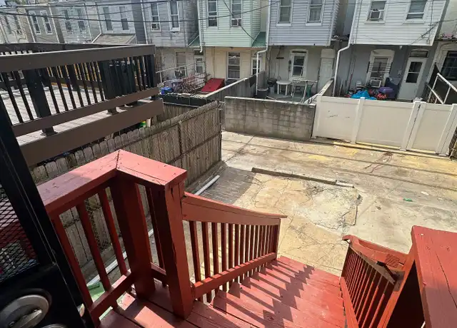 Property at 422 N Curley St, Baltimore, MD, 21224, 2 beds, 1.5 baths, [object Object]