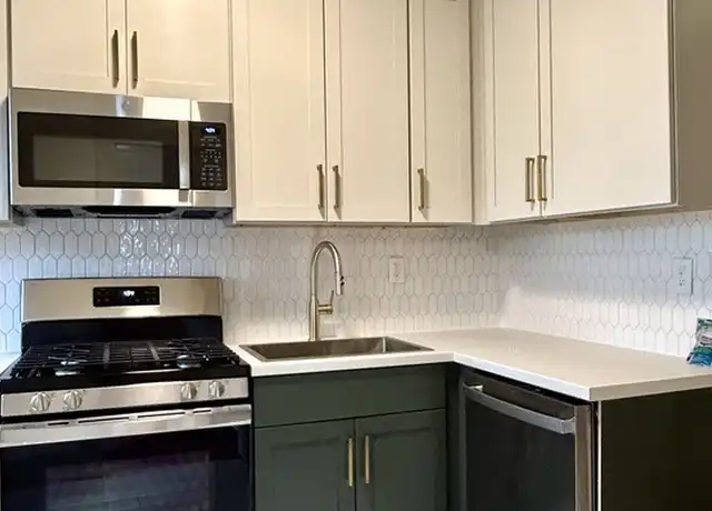 Property at 2750 Broadway Ave Unit 1, South Hills, PA, 15216, 3 beds, 1 bath, [object Object]