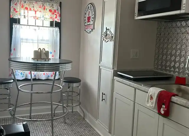 Property at 311 E Bridgers St, Burgaw, NC, 28425, 1 bed, 1 bath, [object Object]