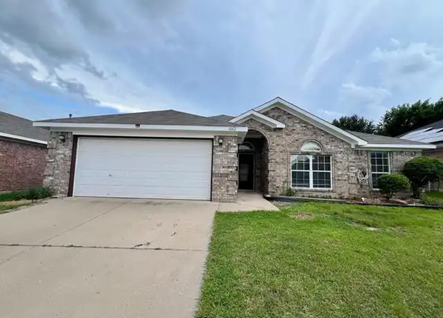 Property at 8012 Splitrail Ct, Arlington, TX, 76002, 4 beds, 2 baths, [object Object]