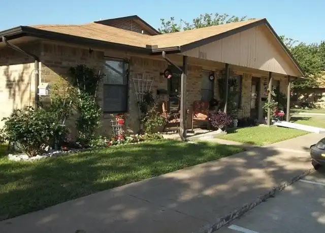 Property at 500 W Sadosa St, Eastland, TX, 76448, 1 bed, 1 bath, [object Object]