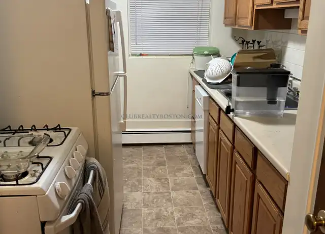 Property at 333 Massachusetts Ave Unit 8, Arlington, MA, 02476, 1 bed, 1 bath, [object Object]