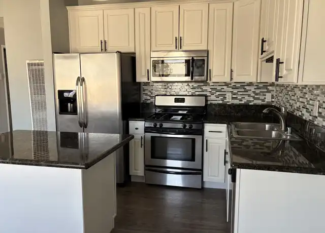 Property at 1027 Newport Ave #302, Long Beach, CA, 90804, 2 beds, 2 baths, [object Object]