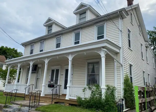 Property at 21 E North St Unit 21, Waynesboro, PA, 17268, 1 bed, 1 bath, [object Object]