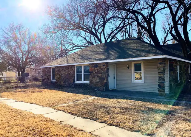 Property at 939 E 9th Ave, Hutchinson, KS, 67501, 3 beds, 1 bath, [object Object]