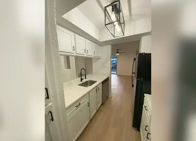 Property at Townhollow Apartments - 1200 Treadwell St, Austin, TX, 78704, 1 bed, 1 bath, [object Object]