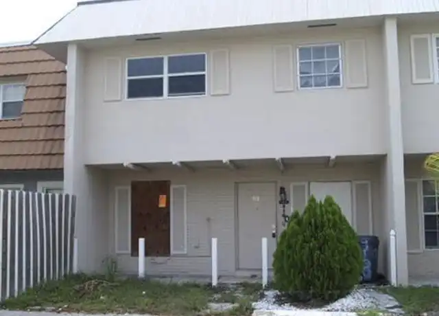 Property at 918 SW 74th Ave, North Lauderdale, FL, 33068, 3 beds, 2.5 baths, [object Object]