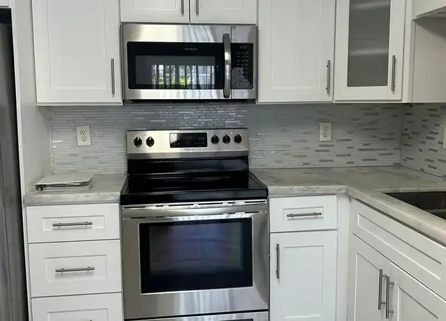 Property at 10978 Mainsail Dr, Hollywood, FL, 33026, 3 beds, 2.5 baths, [object Object]