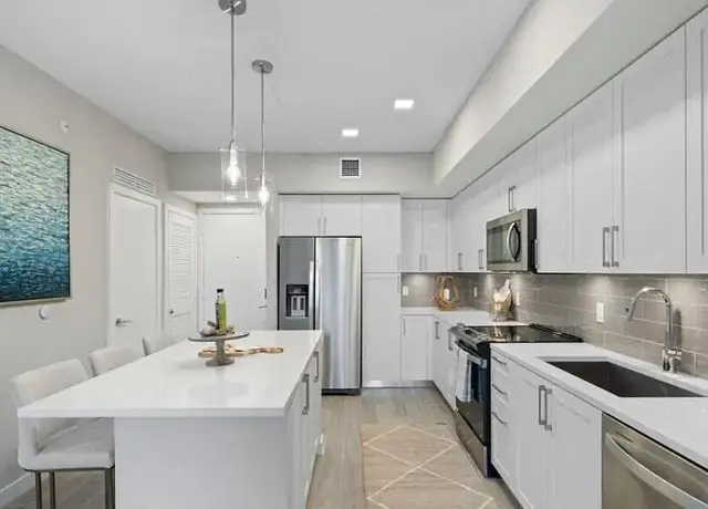 Photo of 11 NE 24th Ave, Pompano Beach, FL 33062