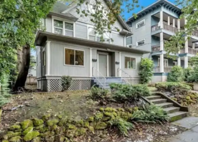 Property at 1415 SE Main St Unit 3, Portland, OR, 97214, 3 beds, 2 baths, [object Object]