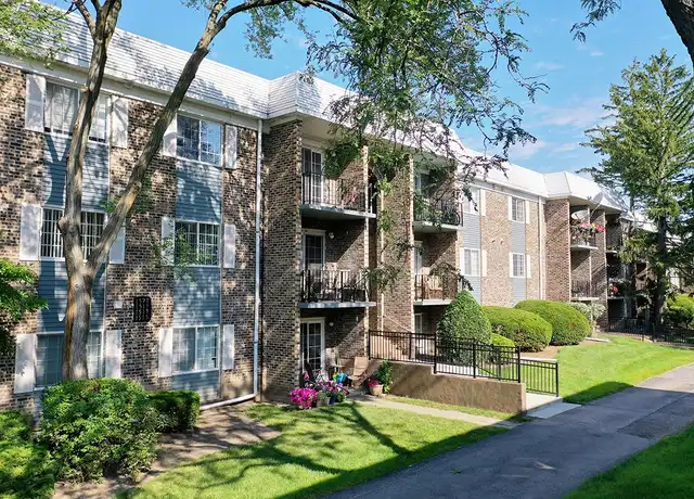 Property at 1515 N Windsor Dr, Arlington Heights, IL, 60004, 2 beds, 1 bath, [object Object]