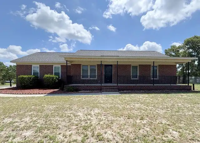 Property at 201 Stonewall St, Raeford, NC, 28376, 3 beds, 2 baths, [object Object]