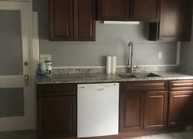 Property at 1297 Warren Rd Unit 2, Lakewood, OH, 44107, 4 beds, 2 baths, [object Object]