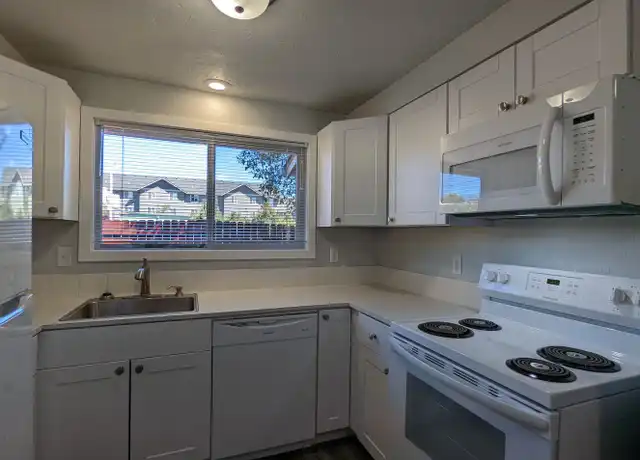 Property at 1044 Q St Unit C, Springfield, OR, 97477, 2 beds, 1.5 baths, [object Object]