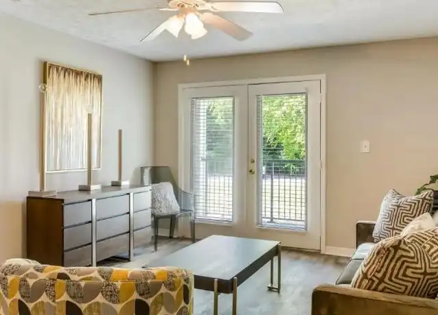 Property at 5501 US-80, Jackson, MS, 39209, 2 beds, 2 baths, [object Object]