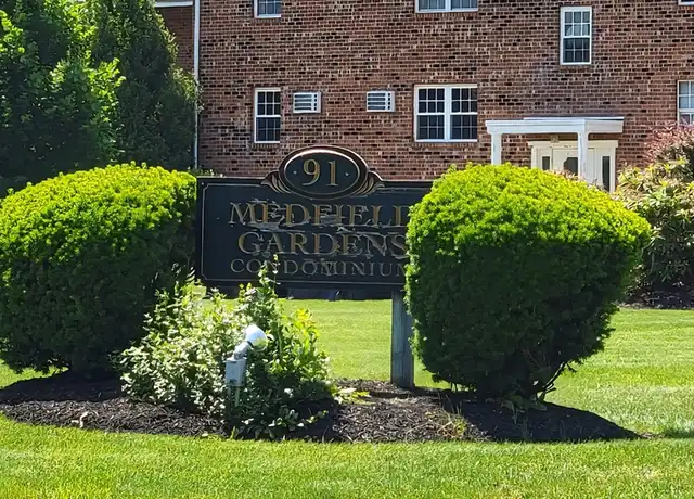 Property at 89 Pleasant St Unit D5, Medfield, MA, 02052, 2 beds, 1 bath, [object Object]