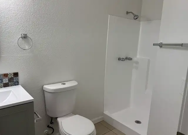 Photo of 17450 Arrow Blvd, Fontana, CA 92335
