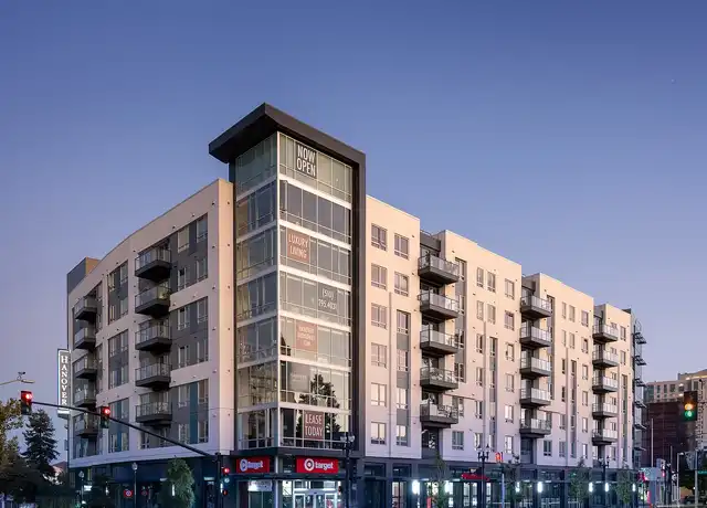 Property at Hanover Broadway - 325 27th St, Oakland, CA, 94612, 0 beds, 1 bath, [object Object]
