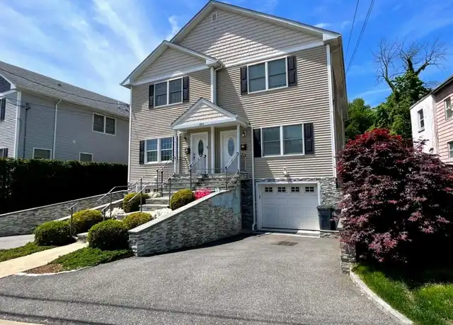 Property at 201 Grand St Unit 201-R, Mamaroneck, NY, 10543, 3 beds, 2.5 baths, [object Object]