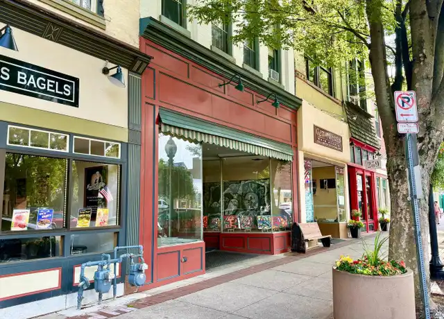 Property at 255 E High St Unit 3RD FLOOR, Pottstown, PA, 19464, 2 beds, 1 bath, [object Object]