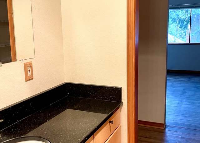 Photo of 330 Grow Ave NW, Bainbridge Island, WA 98110