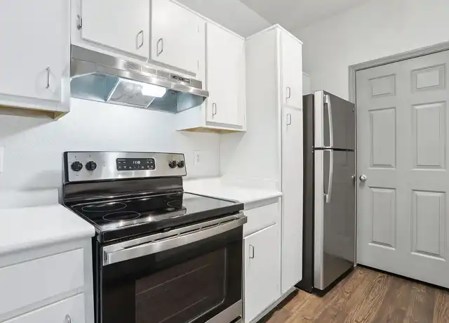 Property at Stone Creek Apartments - 2700 Trimmier Rd, Killeen, TX, 76542, 1-2 bed, 1-2 bath, [object Object]