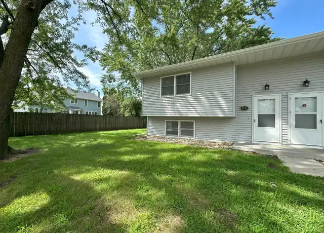 Property at 2521 W 4th St, Cedar Falls, IA, 50613, 3 beds, 1.5 baths, [object Object]