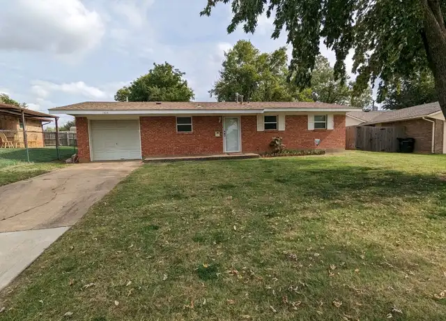 Property at 1404 Heather Ln, Moore, OK, 73160, 3 beds, 1 bath, [object Object]