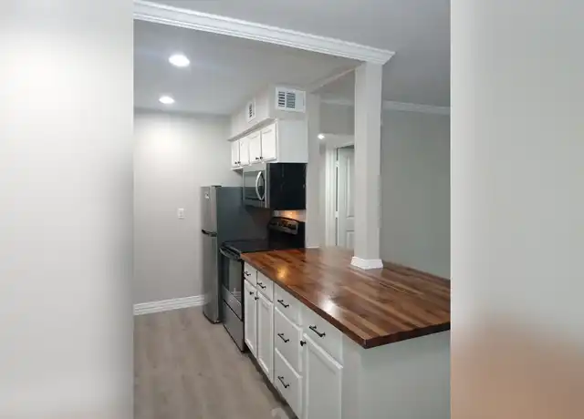 Property at Pearl at Oyster Creek - 132 Oyster Creek Dr, Lake Jackson, TX, 77566, 0-1 beds, 1 bath, [object Object]