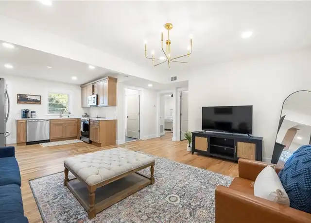 Property at 375 Westside Dr Unit A1, Roswell, GA, 30075, 2 beds, 1 bath, [object Object]