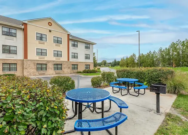 Photo of 11121 W North Ave, Wauwatosa, WI 53226