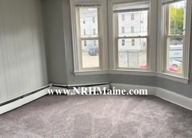 Property at 156 Holland St, Lewiston, ME, 04240, 1 bed, 1 bath, [object Object]