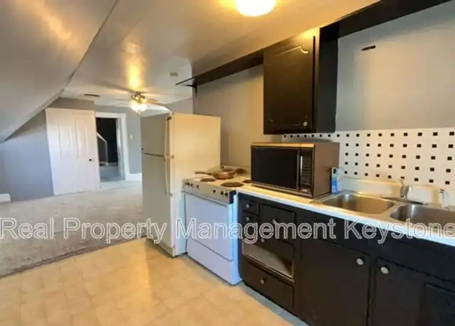 Property at 705 E 18th Ave Unit 3, Munhall, PA, 15120, 1 bed, 1 bath, [object Object]