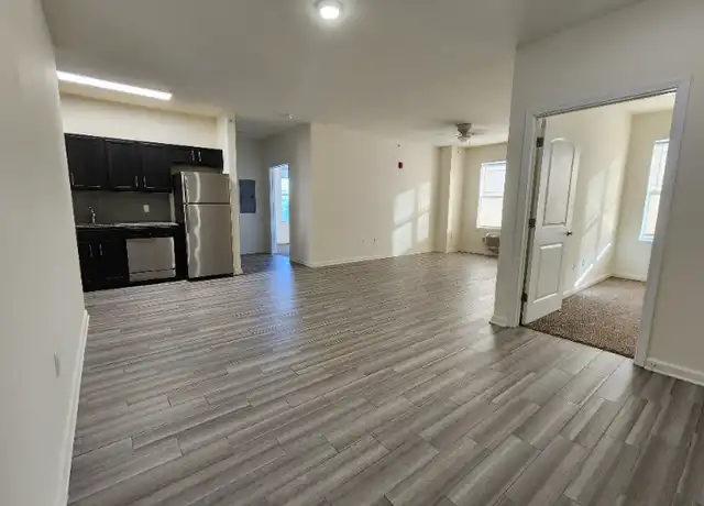 Property at 510 Hamilton St Unit 321, Somerset, NJ, 08873, 2 beds, 1 bath, [object Object]