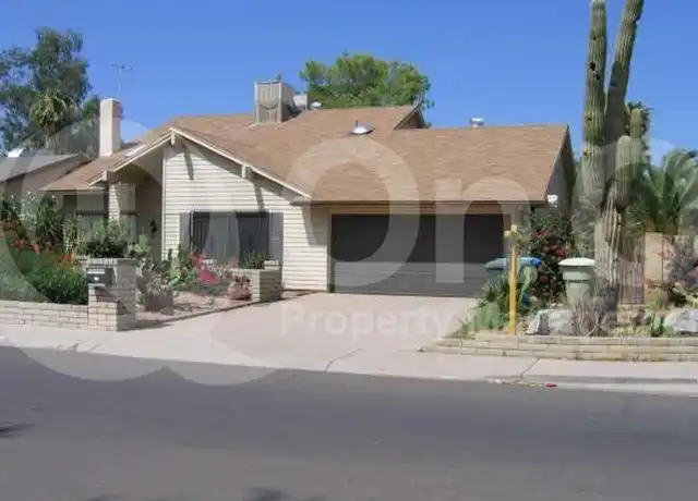 Property at 6630 S 42nd St, Phoenix, AZ, 85042, 5 beds, 2 baths, [object Object]