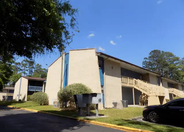 Property at 2811 SW Archer Rd Unit X 201, Gainesville, FL, 32608, 2 beds, 1 bath, [object Object]