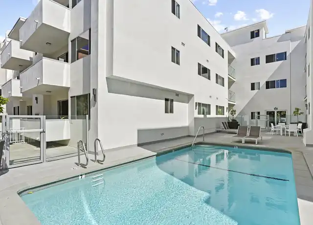 Property at 425 S Willaman Dr, Los Angeles, CA, 90048, 1 bed, 1 bath, [object Object]