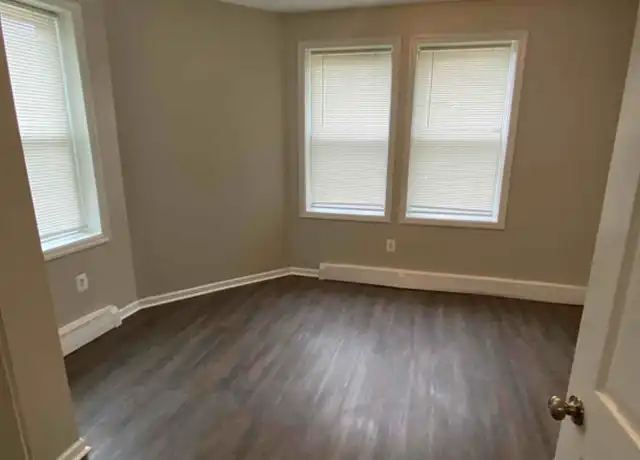 Property at 116 Ashley St Unit 1st floor, Hartford, CT, 06105, 5 beds, 1 bath, [object Object]