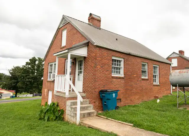 Property at 210 Main Ave E, Hildebran, NC, 28637, 2 beds, 1 bath, [object Object]