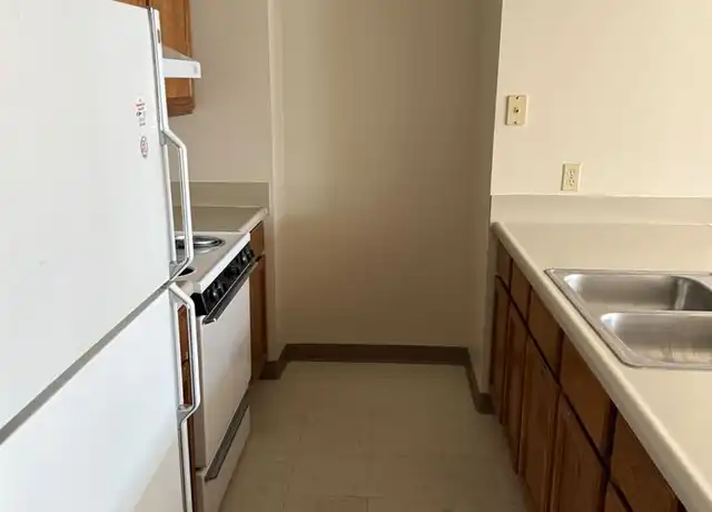 Property at 59 Lincoln Way E Unit 304, Massillon, OH, 44646, 1 bed, 1 bath, [object Object]
