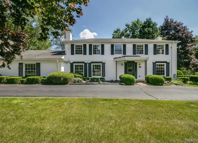 Property at 3820 Burning Tree Dr, Bloomfield Hills, MI, 48302, 4 beds, 2.5 baths, [object Object]