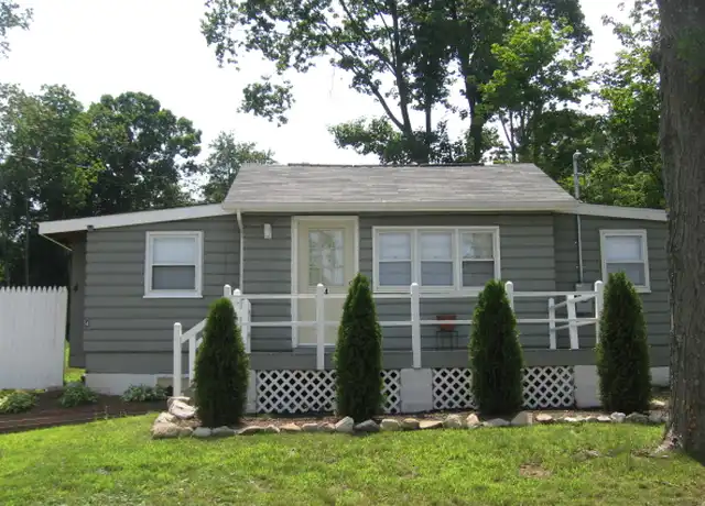 Property at 189 Candlewood Lake Rd Unit Cottage 4, Brookfield, CT, 06804, 1 bed, 1 bath, [object Object]